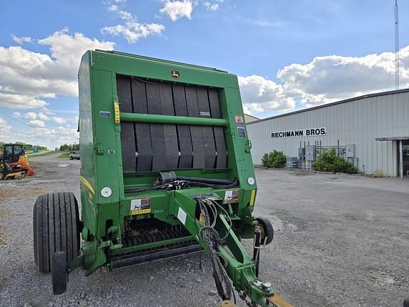 Image of John Deere 569 MegaWide Plus equipment image 1