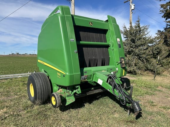 2015 John Deere 569 Premium Image