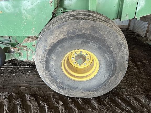 Image of John Deere 569 Silage Special equipment image 4