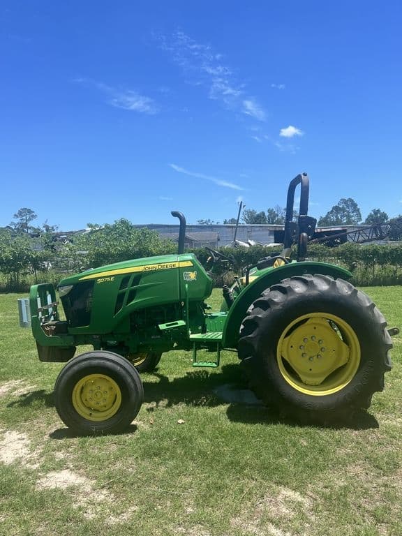 Image of John Deere 5075E equipment image 2