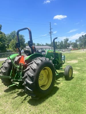 2015 John Deere 5075E Image