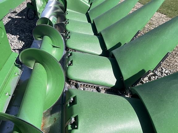Image of John Deere 606C equipment image 3