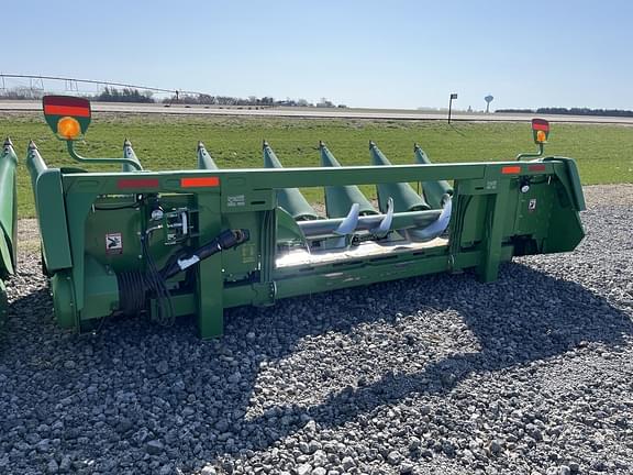 Image of John Deere 606C equipment image 4