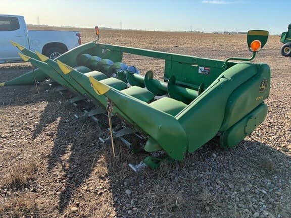 Image of John Deere 606C equipment image 4