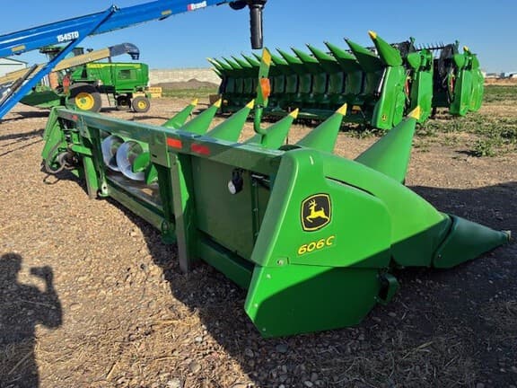 Image of John Deere 606C equipment image 2