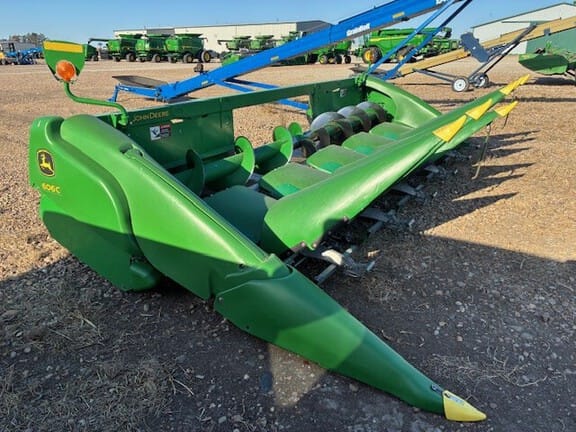 2015 John Deere 606C Equipment Image0