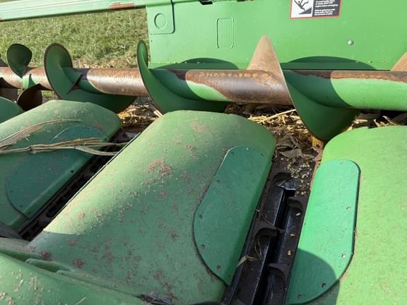 Image of John Deere 608C equipment image 3