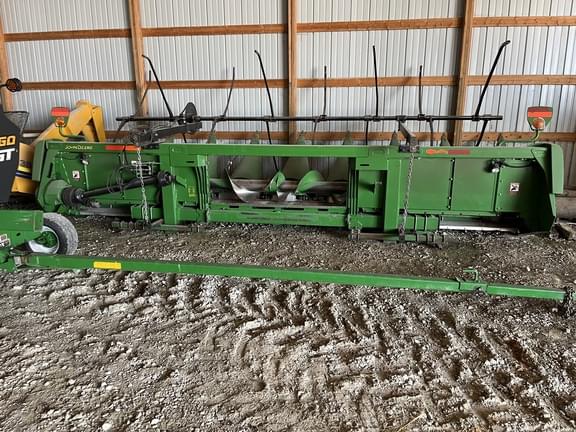 Image of John Deere 608C equipment image 2