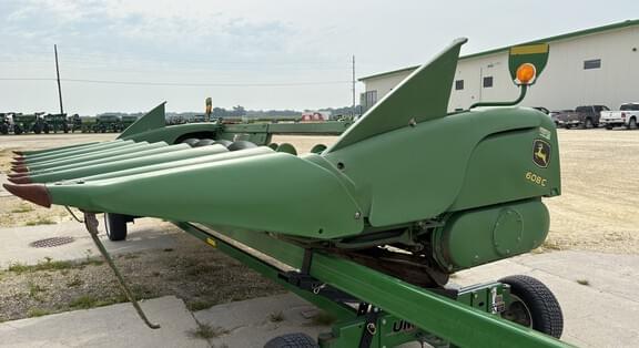 Image of John Deere 608C equipment image 3