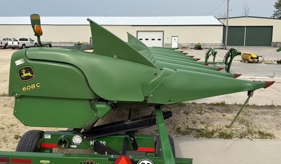 Image of John Deere 608C equipment image 1