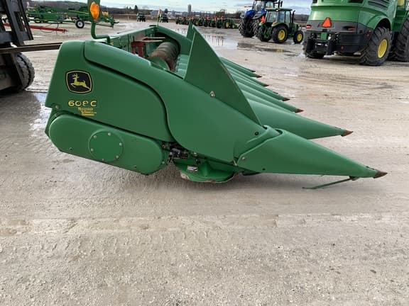 Image of John Deere 608C equipment image 3