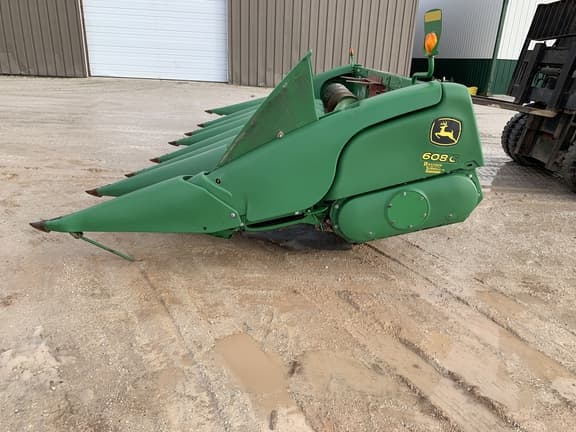 Image of John Deere 608C equipment image 2