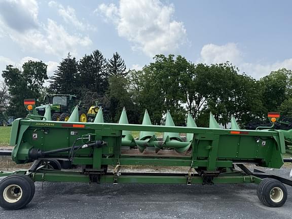 Image of John Deere 608C equipment image 2