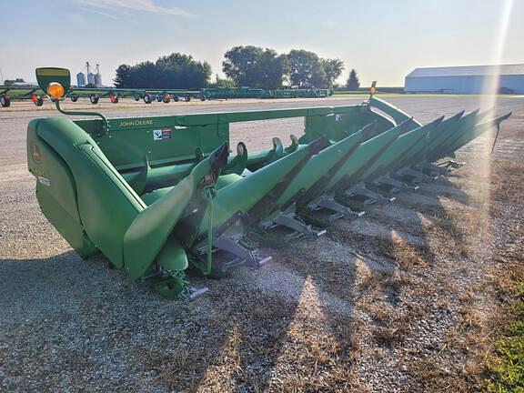 Image of John Deere 608C equipment image 2
