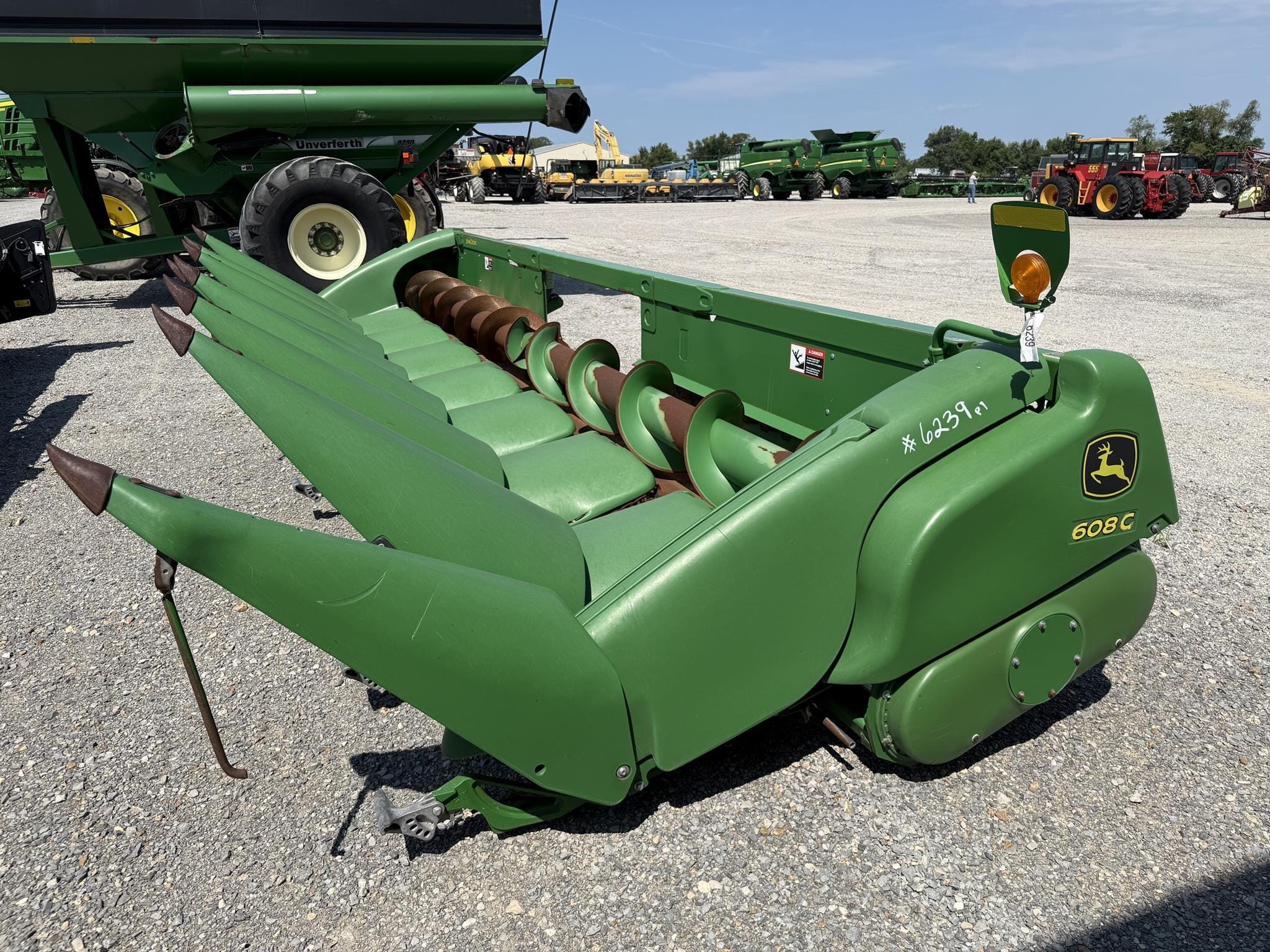 2015 John Deere 608C Equipment Image0