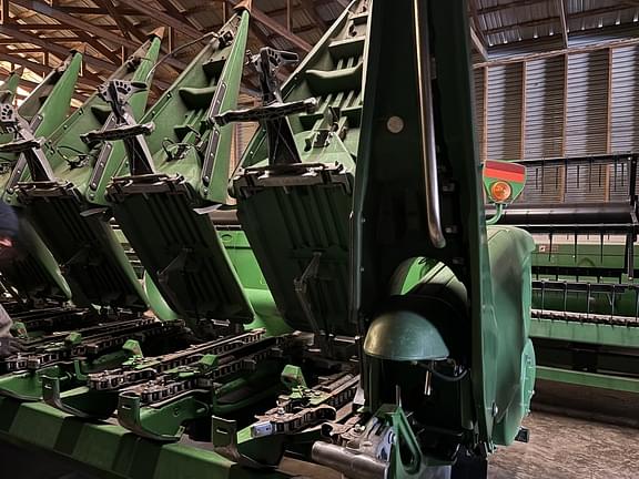 Image of John Deere 608C equipment image 2