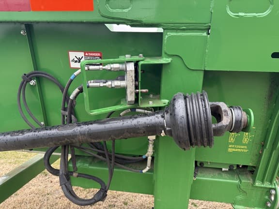 Image of John Deere 608C equipment image 4