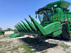 2015 John Deere 608C Image