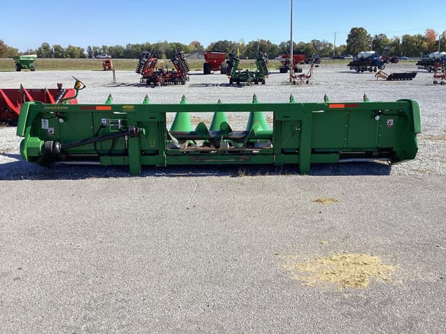 Image of John Deere 608C equipment image 3