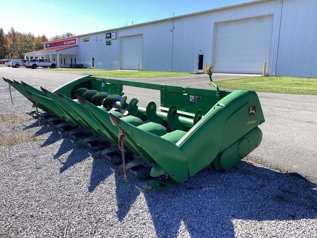 Image of John Deere 608C equipment image 2
