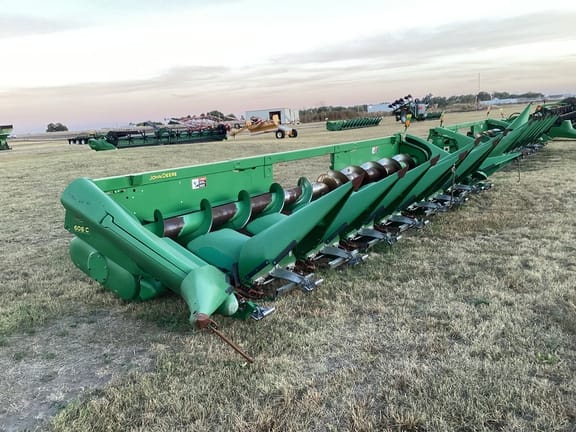 2015 John Deere 608C Equipment Image0