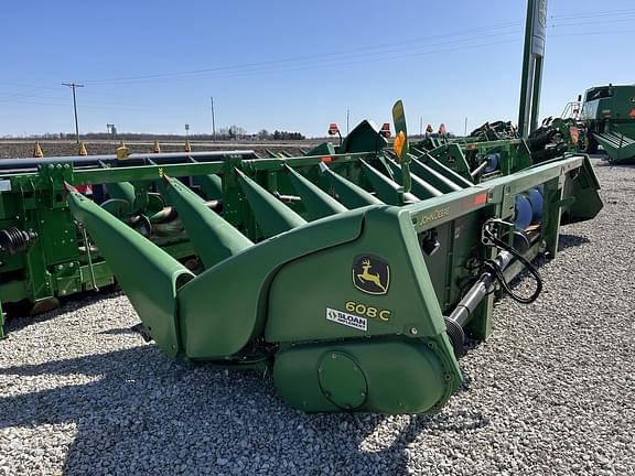 Image of John Deere 608C equipment image 2