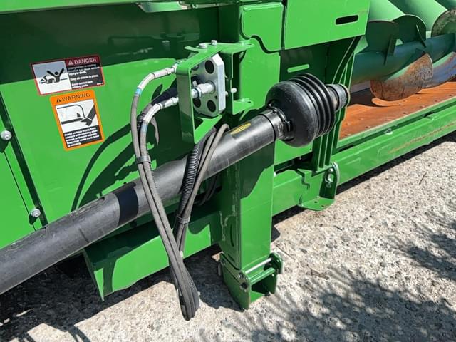 Image of John Deere 608C equipment image 3