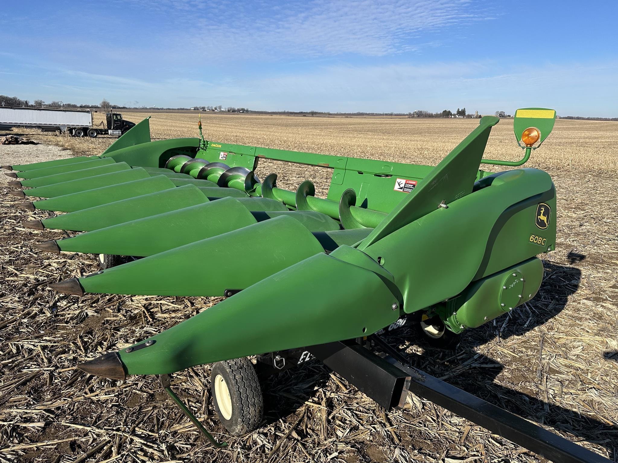 2015 John Deere 608C Equipment Image0