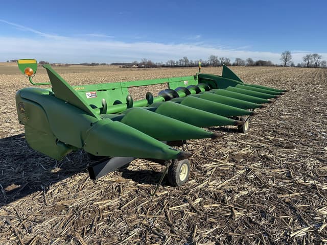 Image of John Deere 608C equipment image 3