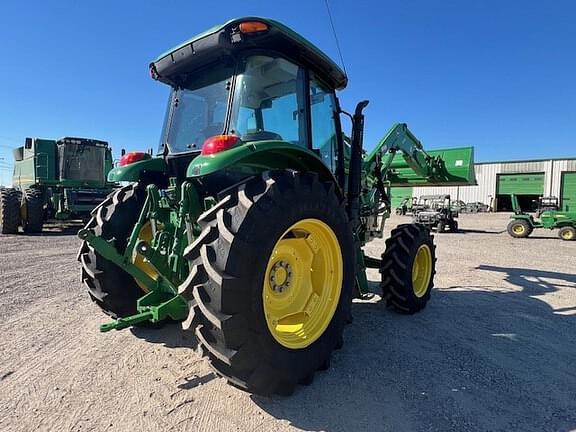 Image of John Deere 6105D equipment image 3