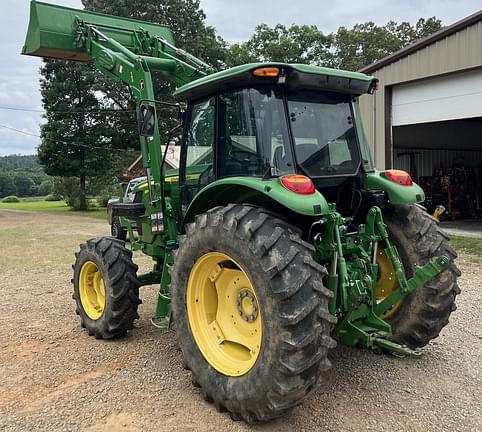 Image of John Deere 6105D equipment image 2