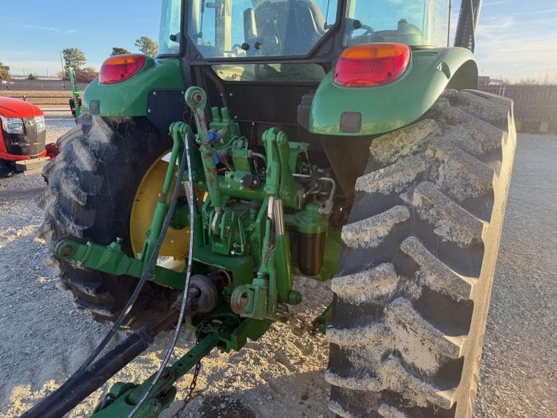 Image of John Deere 6105D Image 1