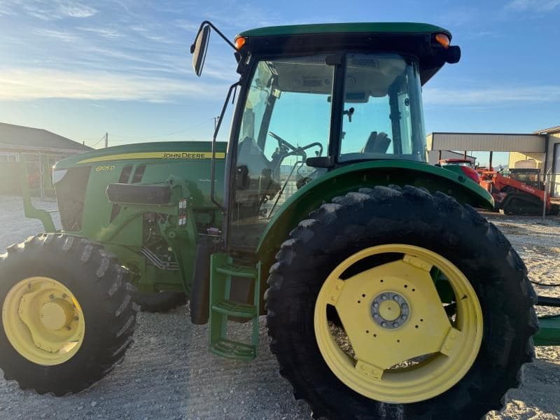 Image of John Deere 6105D Image 1