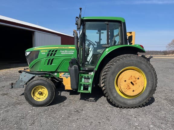 Image of John Deere 6105M equipment image 2