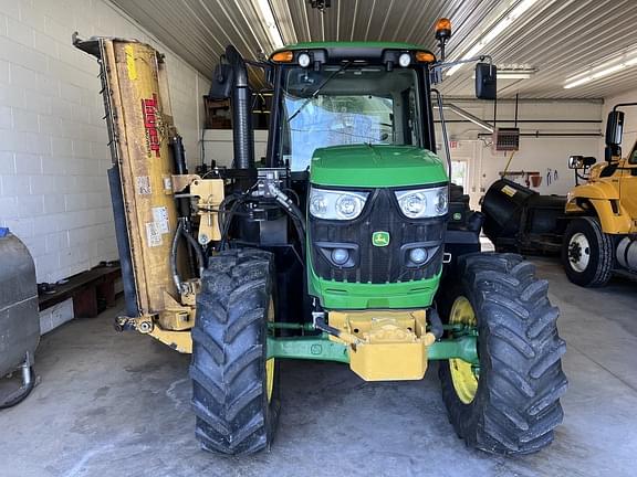 Image of John Deere 6105M equipment image 4