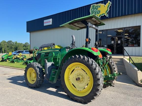 Image of John Deere 6105M equipment image 1