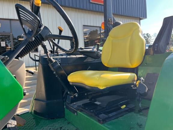 Image of John Deere 6105M equipment image 4