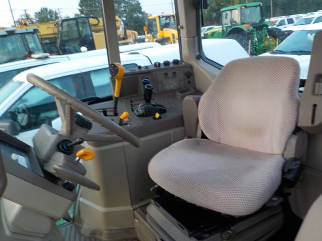 Image of John Deere 6105M equipment image 4