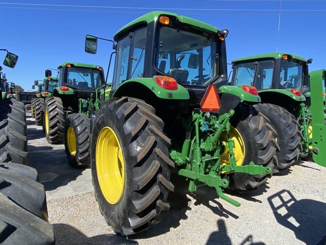 Image of John Deere 6105M equipment image 1