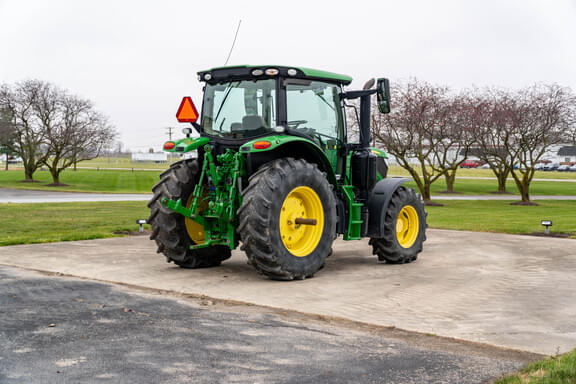 Image of John Deere 6110R equipment image 4