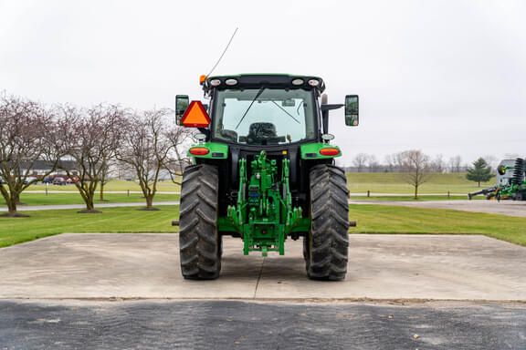 Image of John Deere 6110R equipment image 3