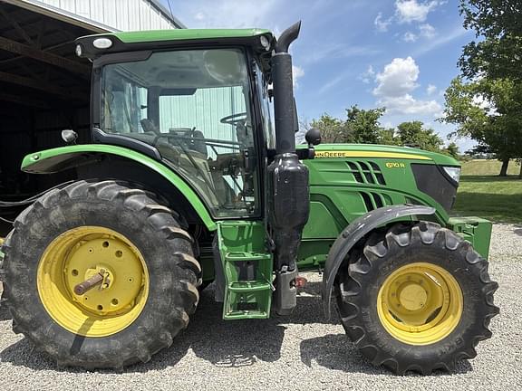 Image of John Deere 6110R equipment image 1