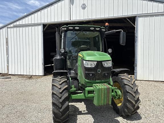Image of John Deere 6110R equipment image 2