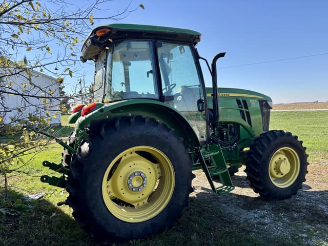 Image of John Deere 6115D equipment image 3