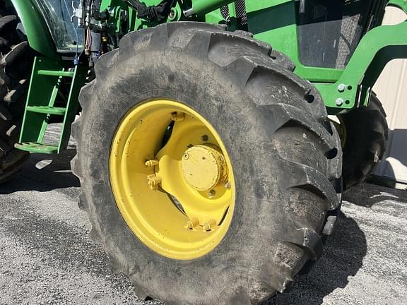 Image of John Deere 6115D equipment image 1