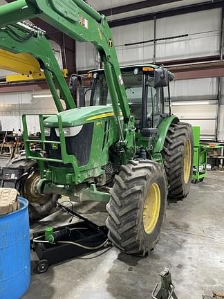 2015 John Deere 6115D Equipment Image0