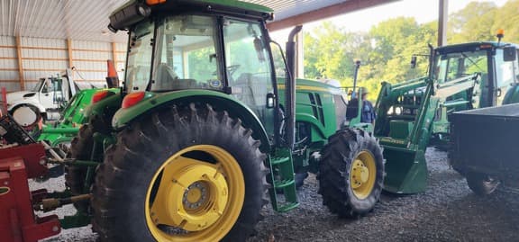 Image of John Deere 6115D equipment image 3