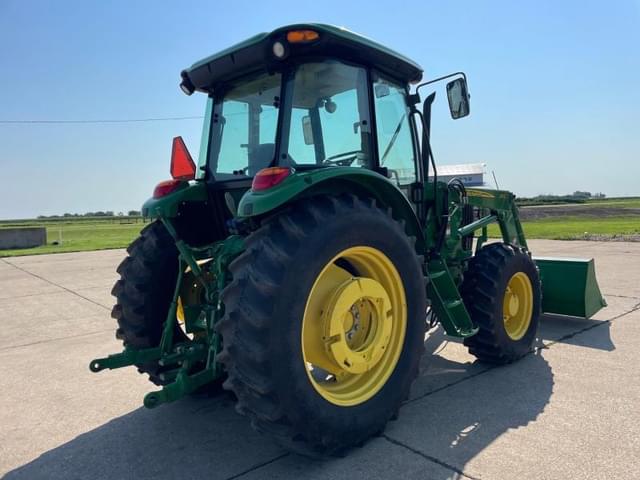 Image of John Deere 6115D equipment image 4