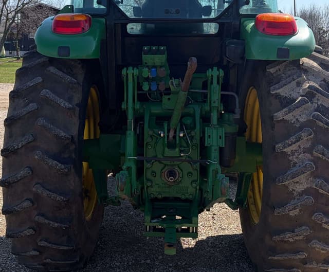 Image of John Deere 6115D equipment image 4