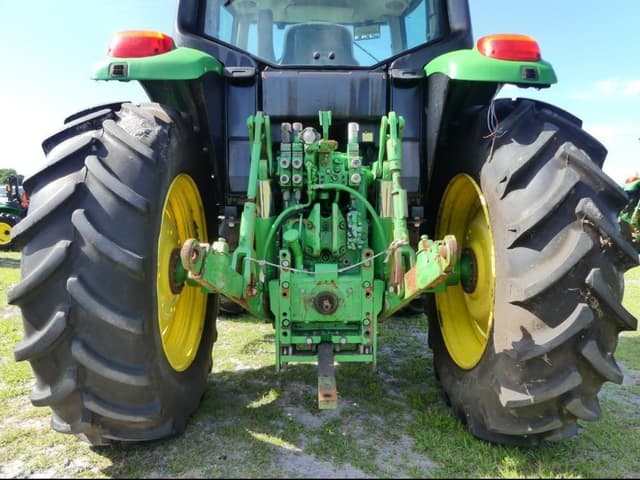 Image of John Deere 6115M equipment image 4